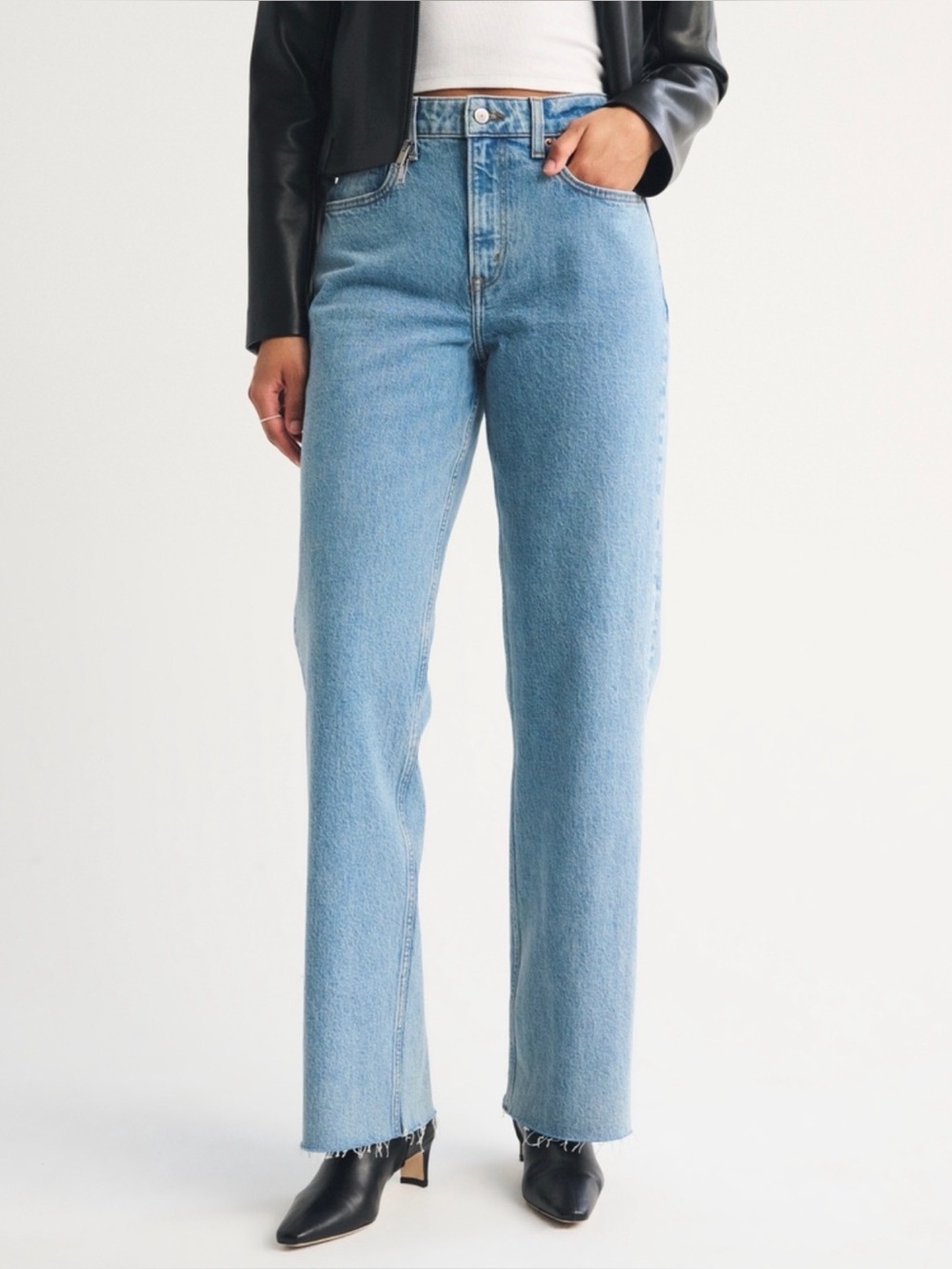 Abercrombie & Fitch Curve Love High Rise 90s Relaxed Fit Jean